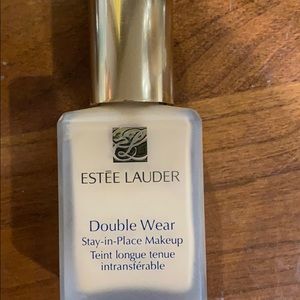 Ester Lauder Double Wear foundation